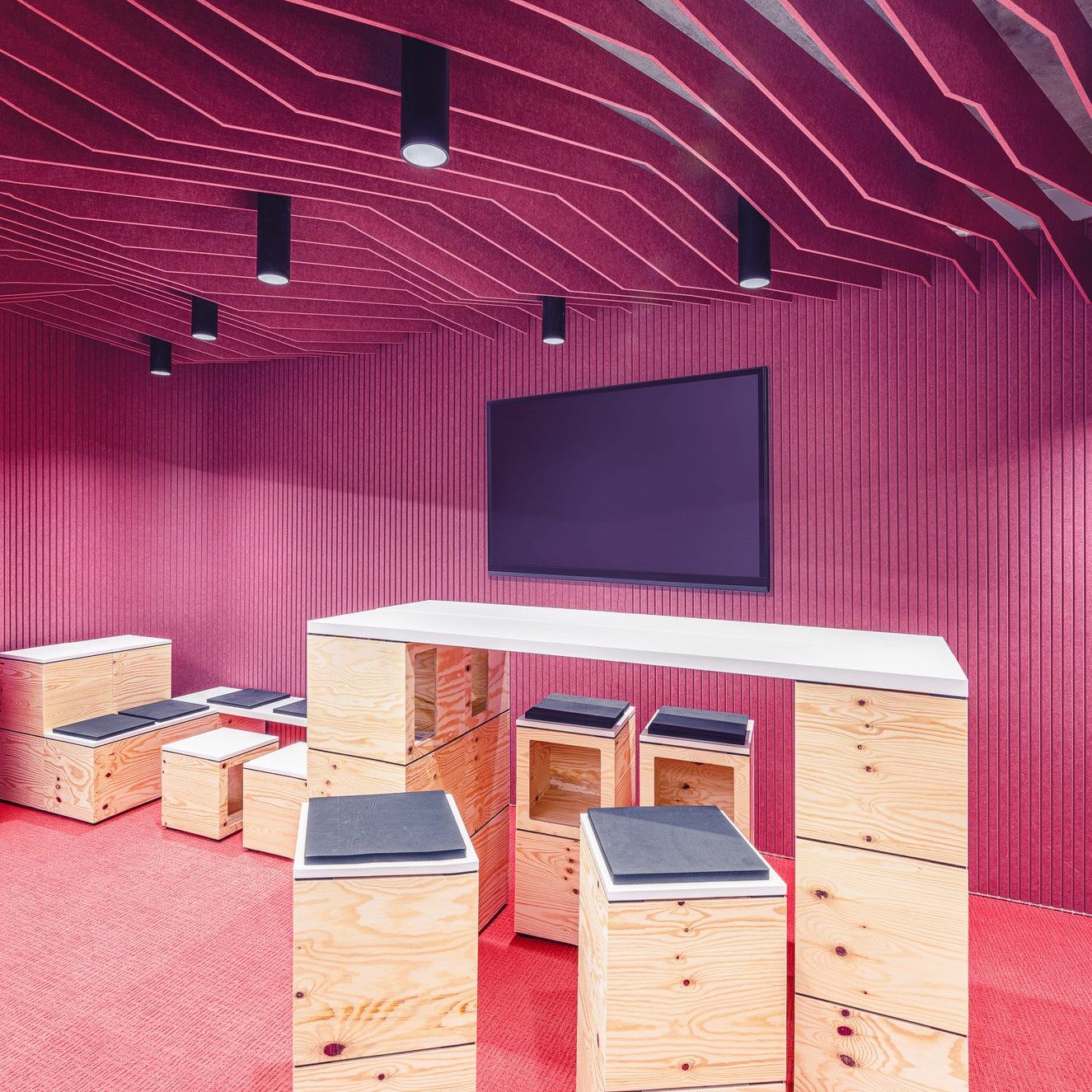 EDGE BESPOKE | 24 mm — projectfoto