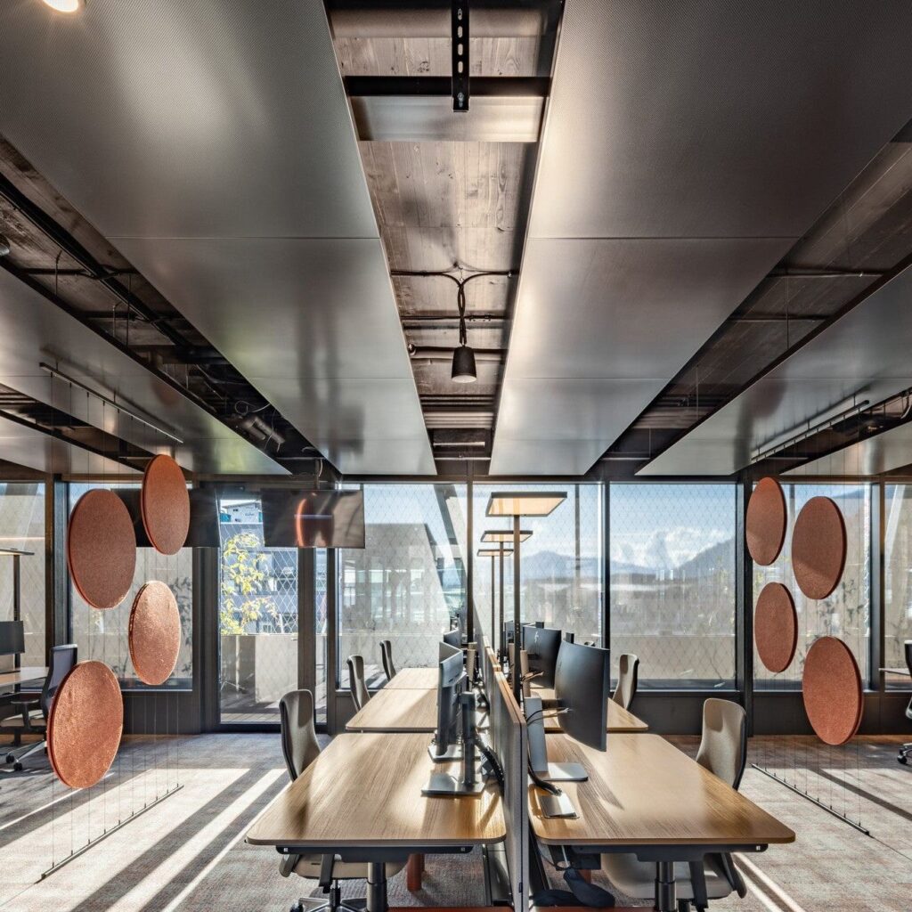 HELIOS in een interieur