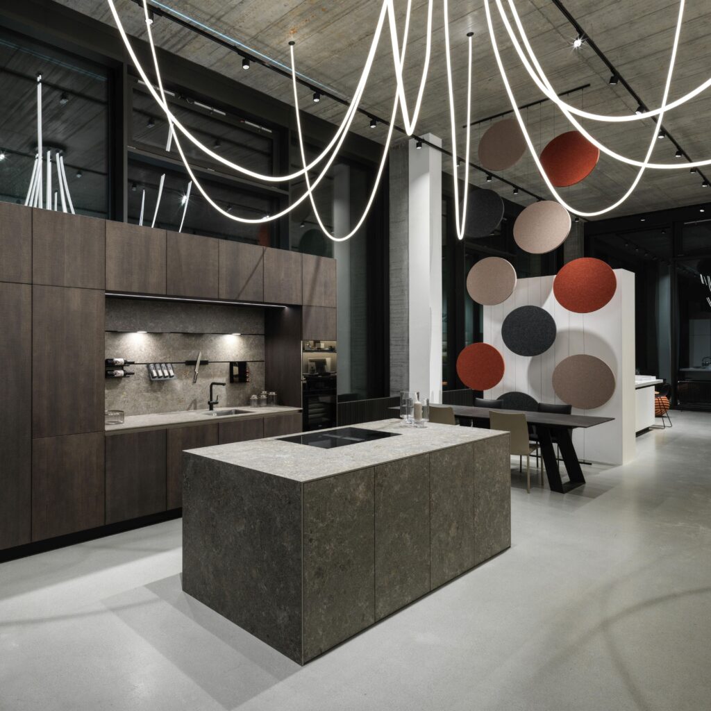 HELIOS in een interieur